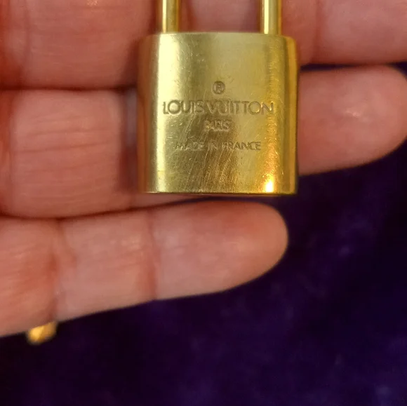 LV lock and key - Picture 2 of 4